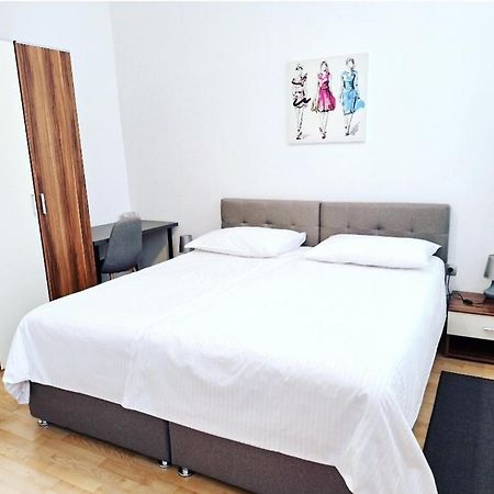 Apartment Ory 2 Between The Beach And City Center Pula Exterior photo