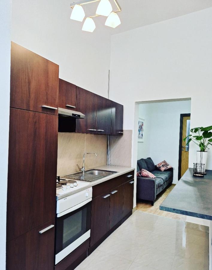 Apartment Ory 2 Between The Beach And City Center Pula Exterior photo